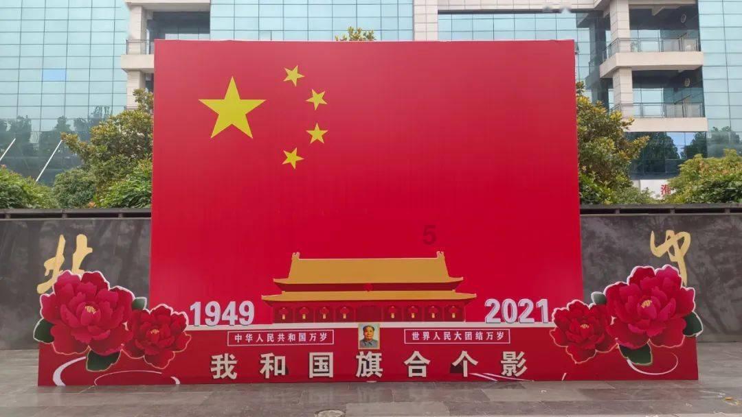 房东突降155万卖房，引百人问价又称价高者得，中介：嫌邻居害他卖不上价